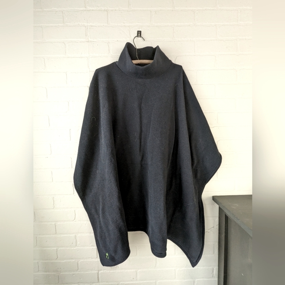Dudley Stephens Parsonage Poncho in Navy Vello